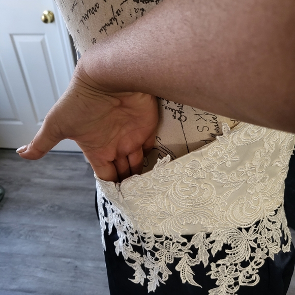 Prom-Formal Long Dress - Picture 12 of 15